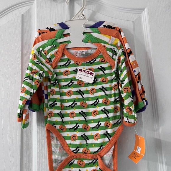 NWT Halloween long sleeve set of 4 by One Potato 2. 💯 % cotton 0-3 - Picture 4 of 11